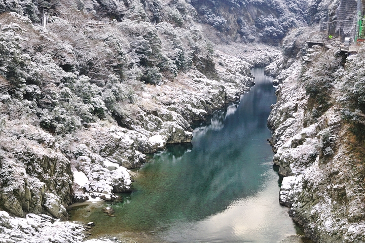 【2026 설연휴 출발확정】[품격]다카마츠/고치 4일▶NO팁/NO옵션+전일정특급온천호텔♨